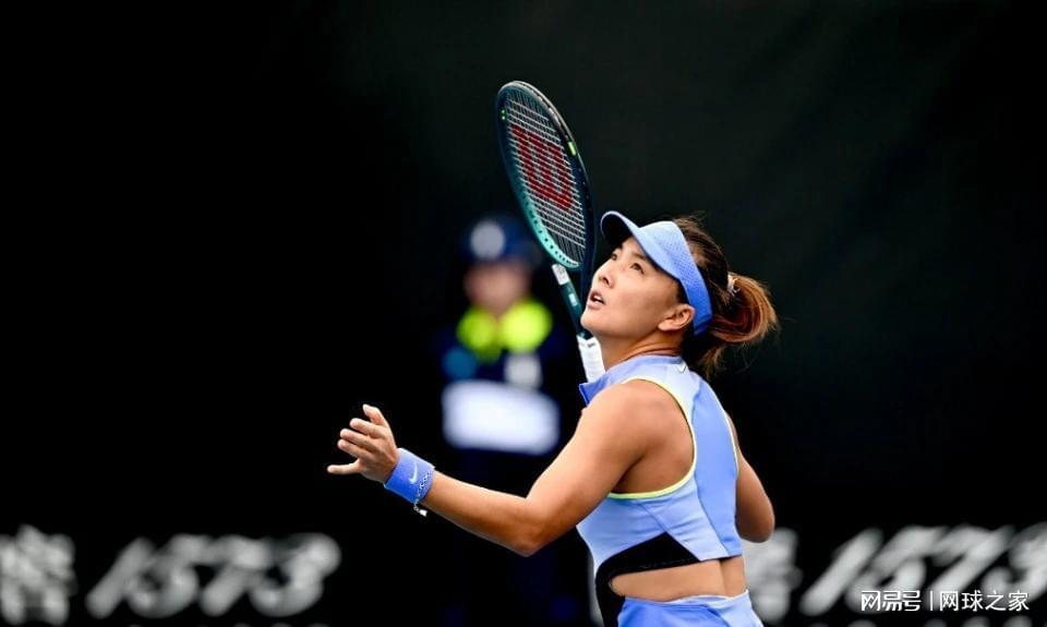 半岛体育官网-袁悦惊天逆转终结大满贯十连败，王欣瑜单双打作战当劳模意外挨批
