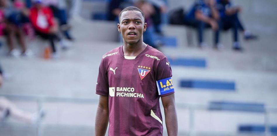 半岛体育APP-世体：巴萨正试训厄瓜多尔17岁后腰卡斯蒂略，评估其竞技水平