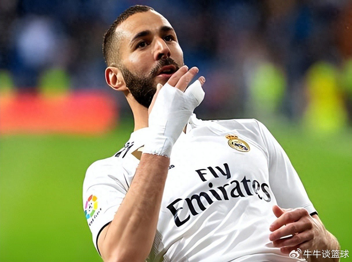 半岛体育-恭喜申花！终于找到两位新外援的使用说明书，如今他们已携手爆发|上海申花|阿苏埃|中超|西乙|斯卢茨基_新浪新闻