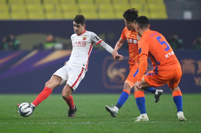 半岛体育官网-双亚悲催！海港一个都不能少的无奈 足球兴趣锐减？