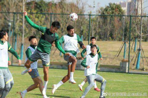 半岛体育-比利奇苦恼排兵布阵 单外援作战国安如何争第一？