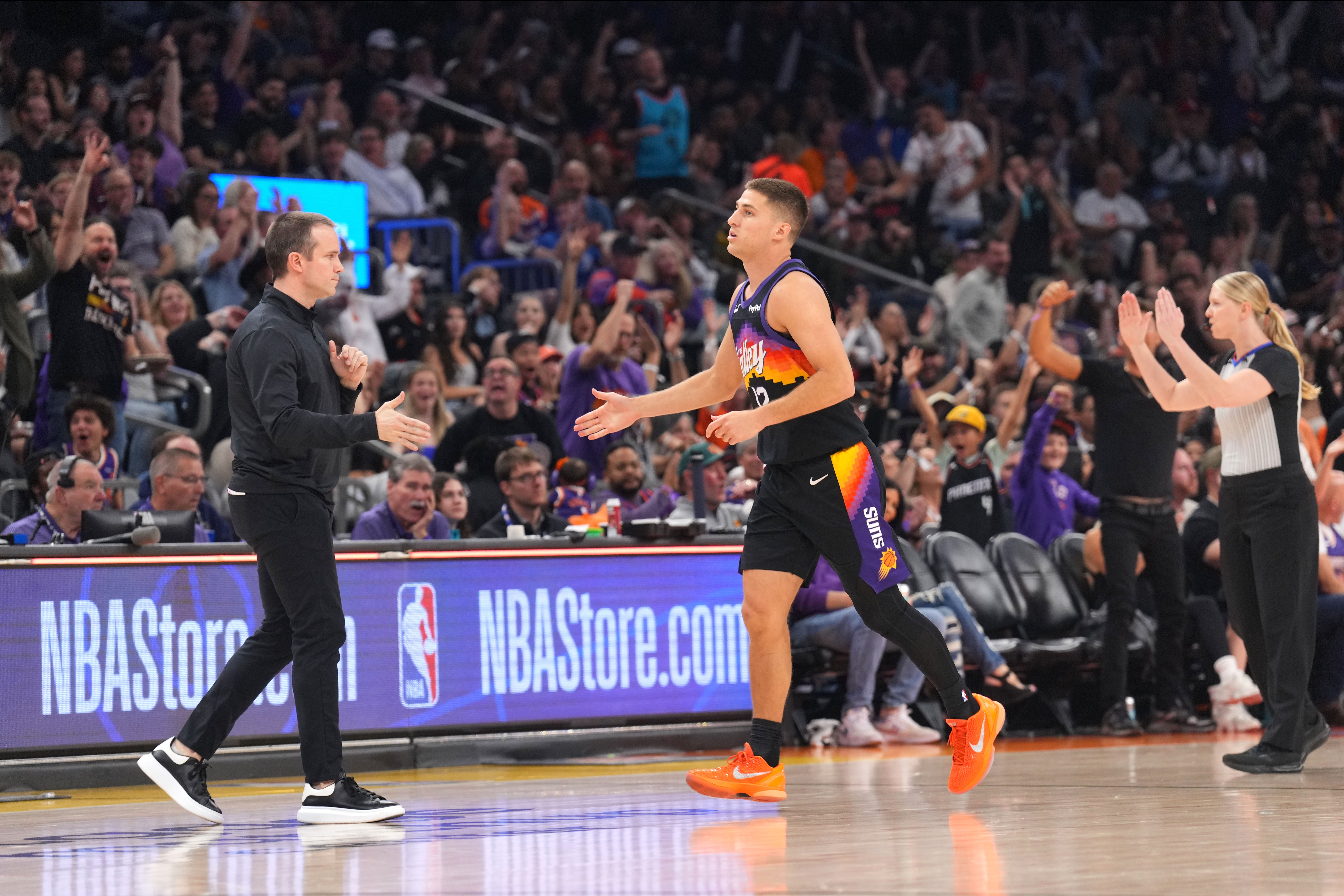 半岛体育APP-奥特谈先发安排：考虑到了狄龙的作用 我们很认可吉莱斯皮的表现